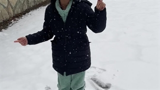 سرگرمی برف بازی مجری دلارام علوی