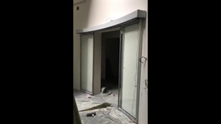 درب شیشه ای اوماتیک