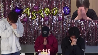 ۸ امین سالگرد آسترو مبارک باشه قشنگای من 3>