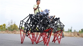 ساخت ربات عجیب Strandbeest