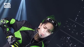 اجرای آهنگ villain از key عضو شاینی و jeno عضو انسیتی