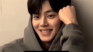 وقتی ایشون حضور دارن درباره چی صحبت میکنید؟!:گریه:کانگی خیلی کیوت نیست؟>>>>