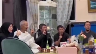 خانواده ی در چین همه با هم مسلمان شدند