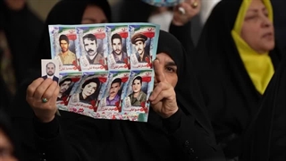 حاشیه های دیدار خانواده های شهدای خوزستان با رهبر انقلاب - کنگره ۲۴ هزار شهید خوزستان