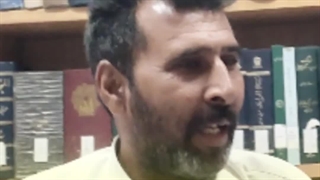 بدون کینه چون اول تورا به شانه می گیرم یک مصرع از غلامرضا داودی