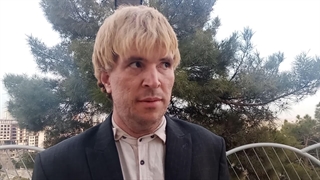 تاثیر زبان بدن  دراستفاده از کلمات دربازیگری  بهمن جولائی