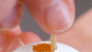 شب عید شده و من هیچ احساس خاصی ندارم تنها خوبیش اینه میریم مسافرت و قراره با بحثای سیاسی روزو بگذرونیم