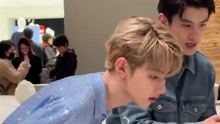 هائو شبیه سیندرلا شده خیلی با ابی ناز میشه *^*