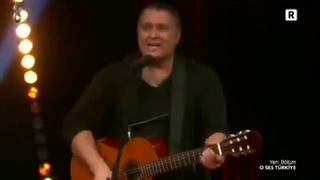 داور ها از مرد ایرانی درخواست کردن آهنگ ایرانی بخواند