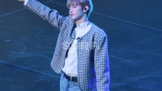 فن کم هائو برای اجرای کاور زیروبیسوان از اهنگ ژاپنی I LOVE