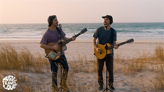 اجرای زنده موسیقی سفر عشق Travel Love (در جزیره سعدیات، ابوظبی)