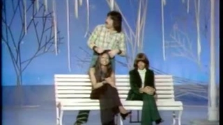 Tony Orlando & Dawn - "Tie a Yellow Ribbon" (1973)