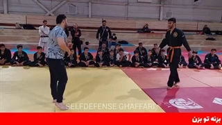 آموزش دفاع شخصی گرفتن گلو از جلو !!(توضیحات ویدیو را هم بررسی کن)
