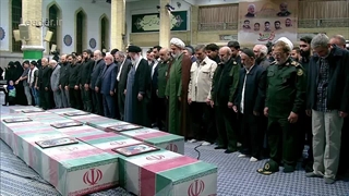 اقامه نماز رهبر انقلاب بر پیکر سردار زاهدی و شش شهید راه قدس ۱۴۰۳/۰۱/۱۶