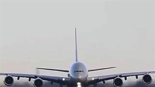 تیک‌آف بزرگترین هواپیمای مسافربری جهان از فرودگاه سیدنی استرالیا