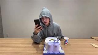 مایا عضو گروه NiziU روکا در لایو اخیرش منشن کرد و گفت با روکا حلقه ست داره ✨