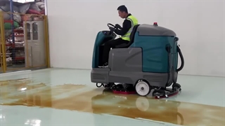 استفاده از اسکرابر سرنشین دار