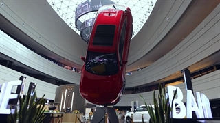 نمایشکاه خودروی بهمن موتور در مرکز تجاری ایرانمال