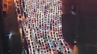 طولانی ترین ترافیک چین که طول آن بیش از 100 کیلومتر بود و 12 روز طول کشید