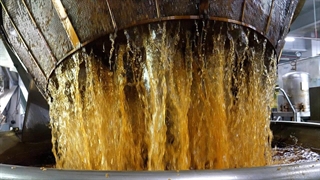 کارخانه های تولید غذا های مختلف در کره!