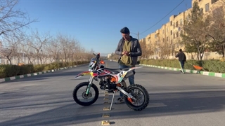 چه اقداماتی قبل از روشن کردن موتور کراس باید انجام دهیم؟