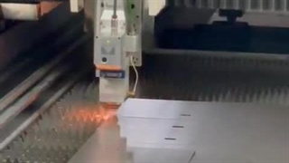 دستگاه برش لیزر فلزات