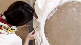 گچبری مدرن با عاطفه جولانی: اجرای قاب آینه سفارشی