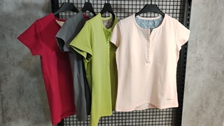 تیشرت زنانه دکمه نما