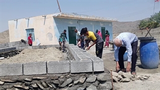 ساخت سرویس بهداشتی و آشپزخانه مسجد ۱۴ معصوم روستای دهیچ با مشارکت اهالی و گروه جهادی شهید باهنر