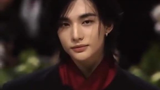 بین همه ی رزها تو قشنگترین رزی که دیدم:)