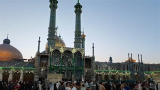 نقاره زنی در حرم مطهر حضرت فاطمه معصومه سلام الله علیها - دهه کرامت