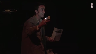 دانلود تئاتر مردی که از آستینش برف می بارید