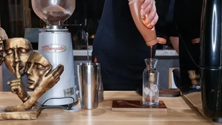 آموزش باریستا پارت(46) آموزش حرفه ای آیس کارامل ماکیاتو با شیر نارگیل