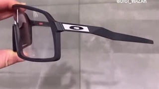 ویدیو عینک اوکلی سترو فتوکرومیک - دیجی وازار
