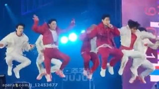 حرکت معروف تهکوک‌ وسط کنسرت