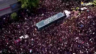 خیابان های شهر در برابر وسعت نام تو کم آورده اند