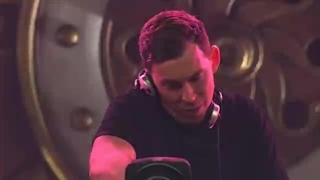 Hardwell & Maddix - Bella Ciao (Live Video)