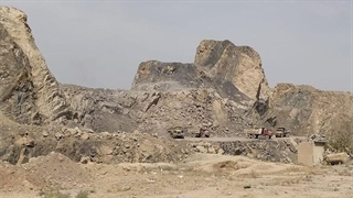انتقال ۵۰۰ هزار کامیون سنگ به کارخانه سیمان تهران