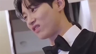 و این داستان لبخند عاشقانه سوزی:خنده::کپشن: