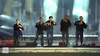 اجرای سورپرایزی جونگ کوک در میدان تایمز نیویورک (پارسال ولی به شدت پیشنهاد میشه)(درخواستی)