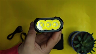 چراغ قوه دستی و دوچرخه وُبِن WUBEN X1