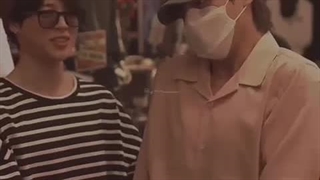 :>>