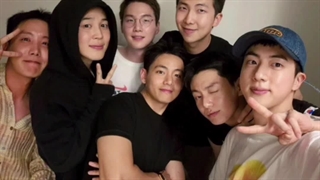 عکس های هفت نفره...<داشتن عکس یونگی رو مدیون پدر هستیم>