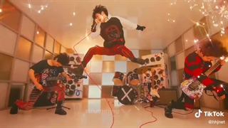 کامبک استری کیدز ؟ (کپشن )