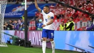 خلاصه بازی اتریش ۰ - فرانسه ۱ یک گل به خودی برای برد اول خروس ها