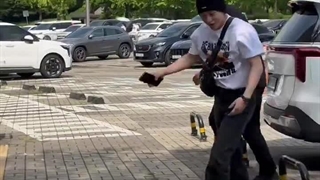 حضور شیومین در کنسرت لی