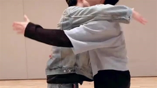 چالش تیک تاک DejaVu از TXT بهمراه نیکی عضو گروه ENHYPEN