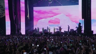 اجرای آهنگ Anti-Romantic در فستیوال موسیقی لولاپالوزا 2022