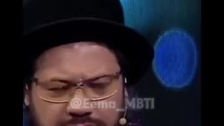 ی من بستنی وباسه لیوان شیرداشتم میخوردم، وسطاش حالت تهوع گرفتم نمیدونستم چراالان مامانم گف این شیره چرا ی بوبدی میده:))