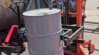 بشکه گیر برقی استاکری 09121482996 شرکت آسیا یدک چرخ بزرگ بشکه بر برقی استاکری بشکه تخلیه کن استاکری